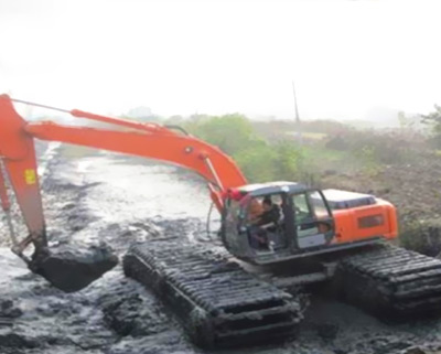 水、陸兩棲挖掘機